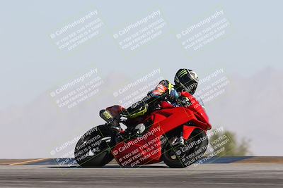 media/Dec-01-2025-Moto Forza (Mon) [[2daa91e15f]]/2-Intermediate Group/Session 2 Turn 9 Entry/